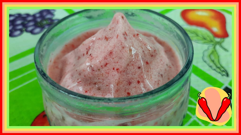 Sorvete de banana e morango: fácil, simples e gostoso Sorvete de banana e morango: fácil, simples e gostoso
